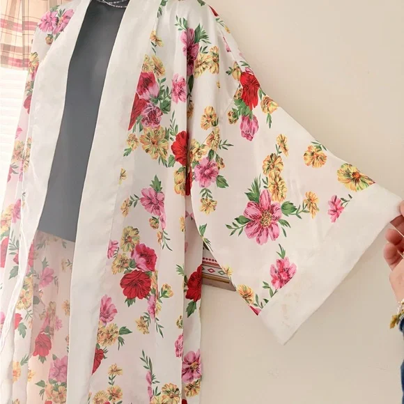 Victorias Secret Womens OSFM Robe Vintage Ivory Satin Floral Kimono Gold Label - Picture 5 of 10